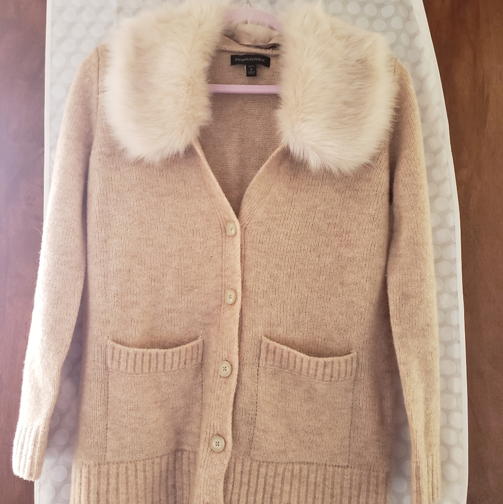 Banana Republic Women's Cardigan PS